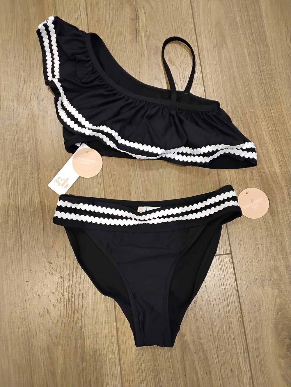 2/$15 NWT Black & White Ruffle Top 2PC Swimsuit 14 Firm Price- Last 1